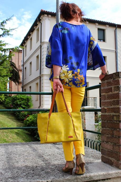 MIS LOOKS - AMARILLO Y AZUL