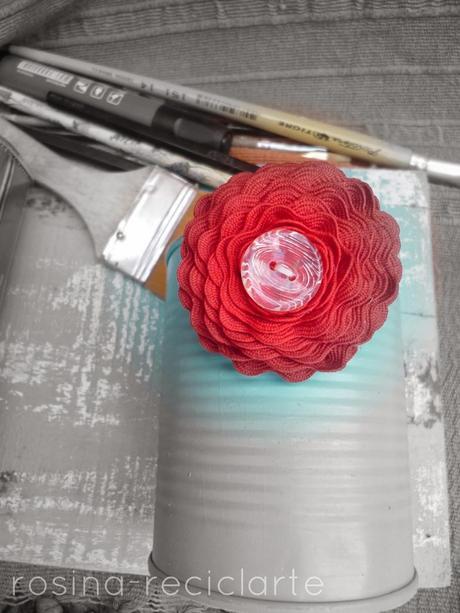 Organizador con latas