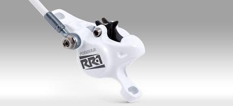 La pinza hidráulica utiliza montajes Post Mount. 