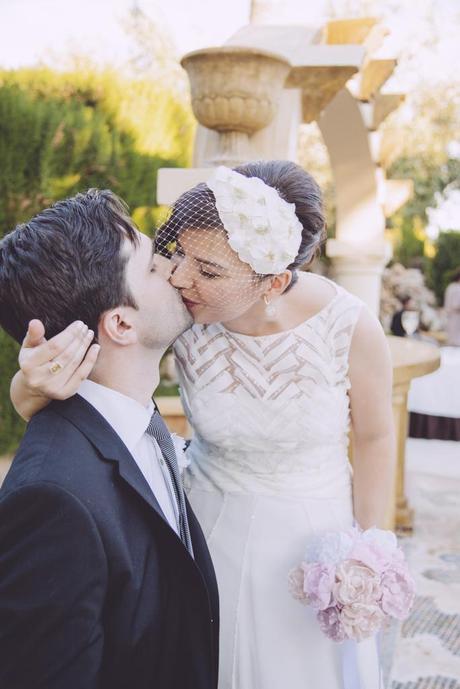 BODA DE CAROLINA: UN RAMO DE NOVIA EN DOS COLORES Ramo de novia de peonías confeccionado por Blanca Blanco