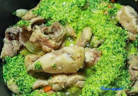 Conejo con setas en salsa Conejo con setas en salsa