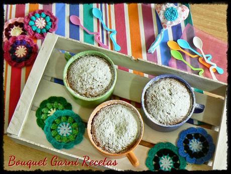 Budín (en taza) de naranja con sorpresa de chocolate y un recuerdo para papá