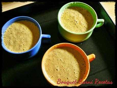 Budín (en taza) de naranja con sorpresa de chocolate y un recuerdo para papá