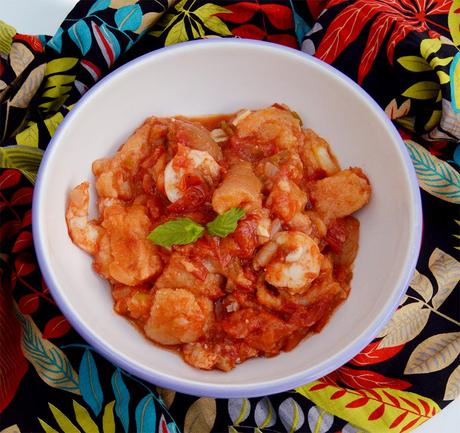 Sopa de tomates y gambas