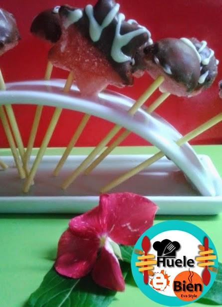 Pops de sandía y chocolate