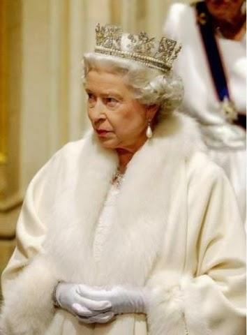 Queridas!! Su majestad la Reina de Inglaterra