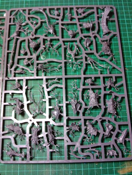 Descajando el Hombre Árbol // Treeman unboxing