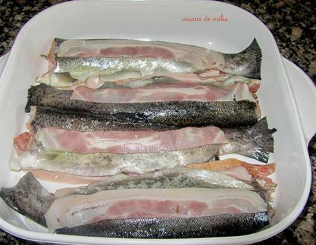 Truchas con bacón al microondas