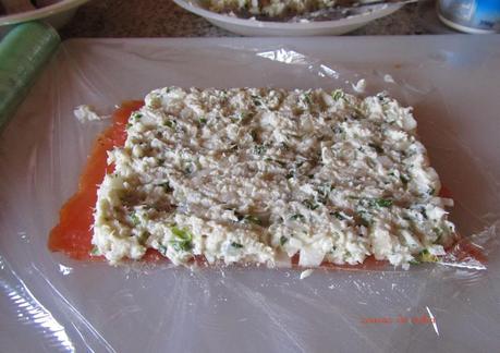 Rollitos de merluza y salmón con salsa de yogurt