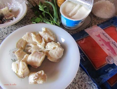 Rollitos de merluza y salmón con salsa de yogurt