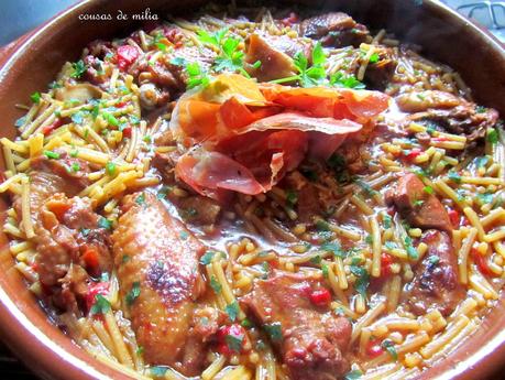 Gallina con fideos