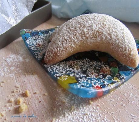 Medias lunas de nuez y vainilla Medias lunas de nuez y vainilla