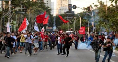 ¿Por qué las manifestaciones se apagaron durante el Mundial?