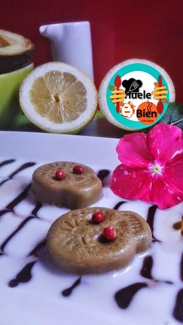 Gelatina de aguacate con coulis de coco