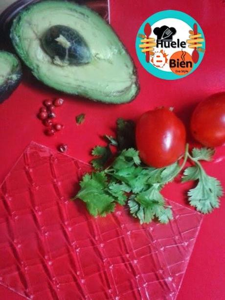 Gelatina de aguacate con coulis de coco