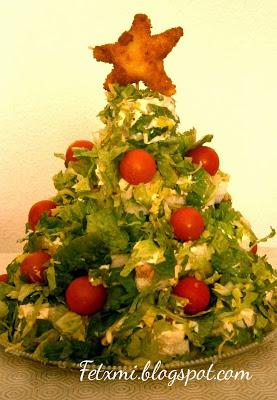 Arbol de Navidad en la mesa