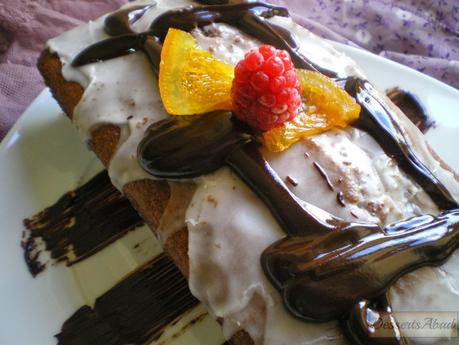 Cake de plátanos con manzanas y naranja confitada