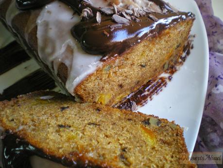 Cake de plátanos con manzanas y naranja confitada