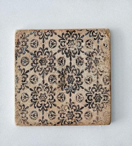 BALDOSAS PERSONALIZADAS CON UN TOQUE DESGASTADO