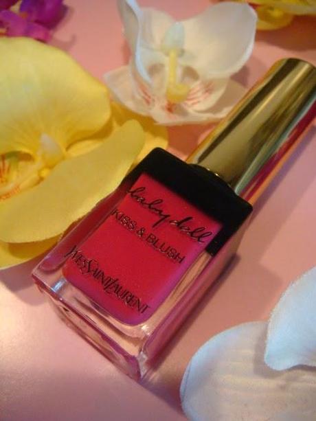 Color en labios y mejillas con Babydoll Kiss and Blush de Yves Saint Laurent...