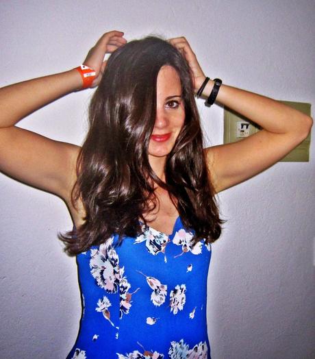 Mono azul florido de Zara