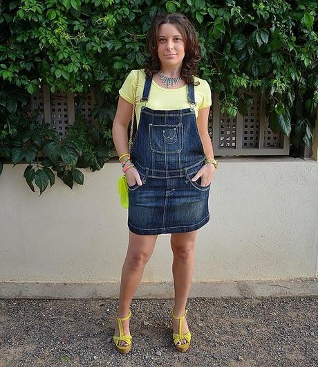 peto denim, vestido vaquero, moda, fashion blogger, castellón, primark, amarillo, blog de moda, mi vestido azul