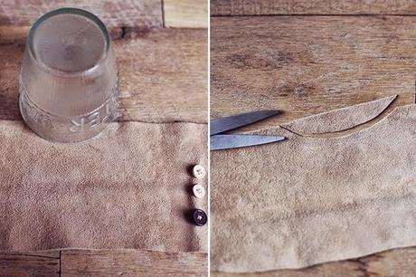 Una tobillera con conchas de mar.