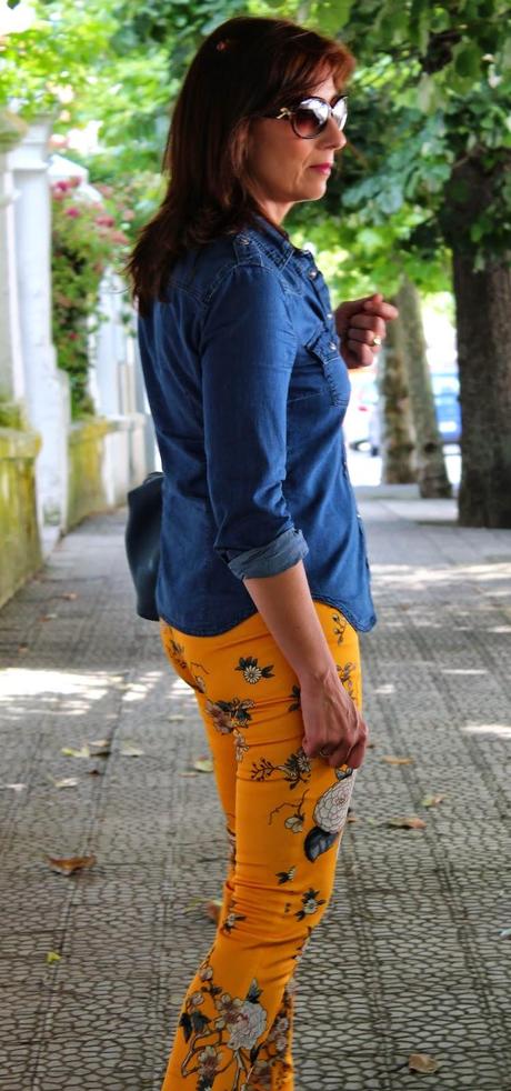 MIS LOOKS - PANTALÓN FLOREADO