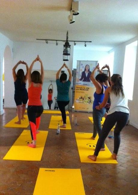 Clase de Yoga con Flores de Bach