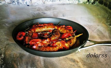 Longaniza y tomates asados al horno  (horno de leña)