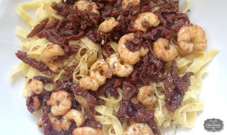 fetuccini con gambones y tomates secos fetuccini con gambones y tomates secos