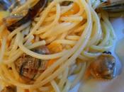 Espaguetis almejas pimientos amarillos Spaghetti vongole peperoni gialli