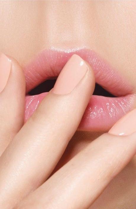 Las 20 Combinaciones Más Refrescantes de Manicuras y Labios para el Verano