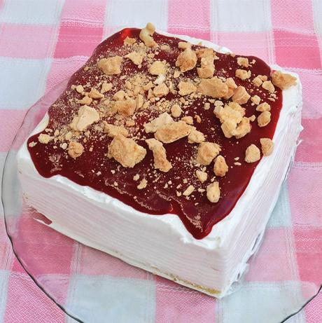 Tarta Eton Mess de ciruelas