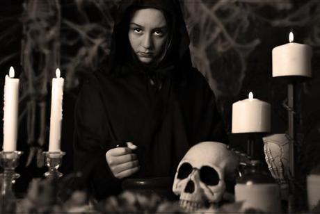 Reseña: El lado oscuro de Sally Green