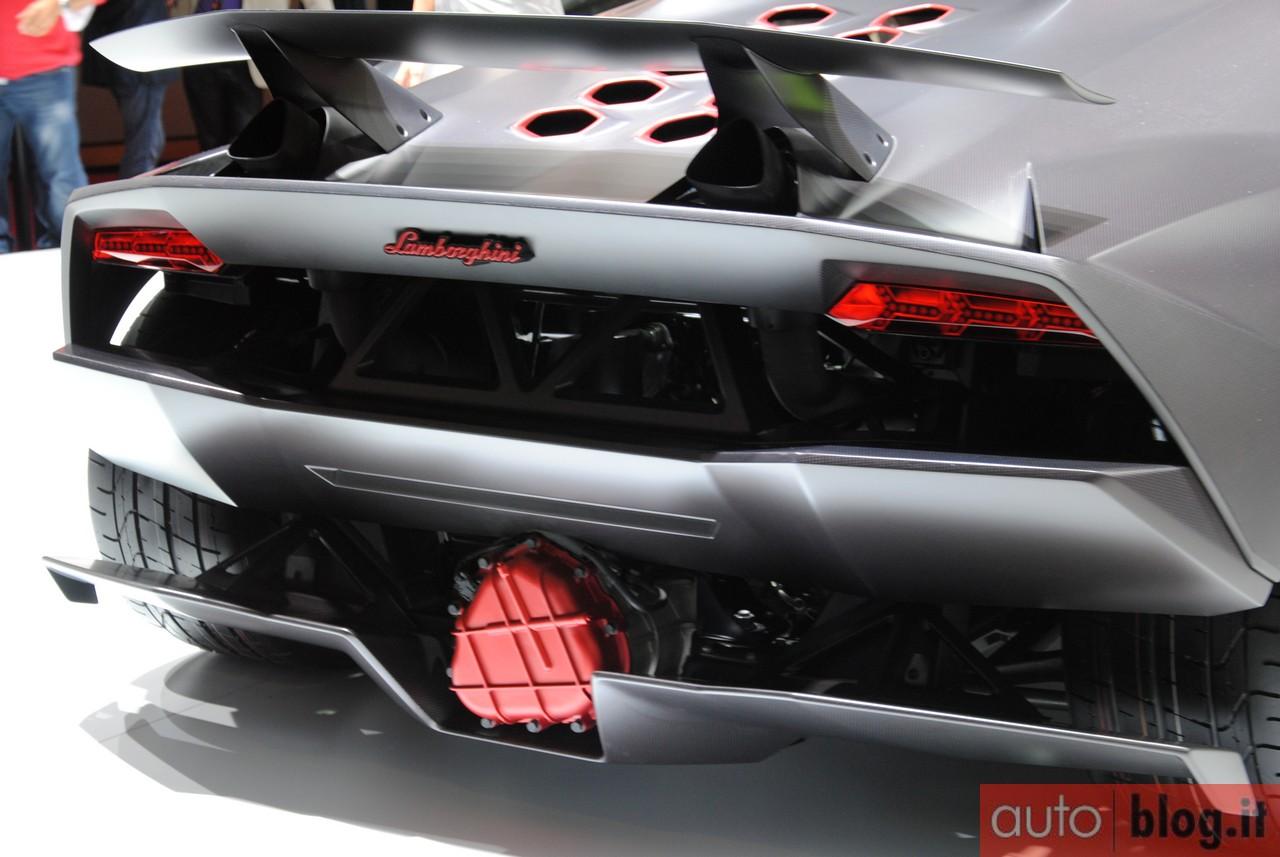 Lamborghini Sesto Elemento - El futuro es extremo y en carbono