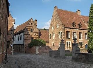 Innovar en un antiguo beaterio – El Faculty Club de la Universidad de Lovaina -