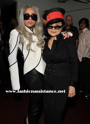 Lady Gaga y Yoko Ono actúan juntas en Los Angeles