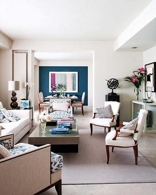 Salas de estar: Pared con acento Turquesa