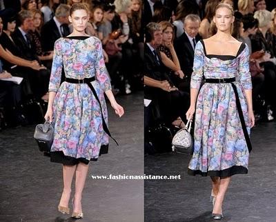 Katie Holmes customiza a su manera un vestido de Louis Vuitton, Otoño 2010. ¿Te gusta o te disgusta?