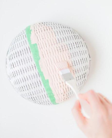 Campanas de mimbre. Delicadeza sobre la mesa