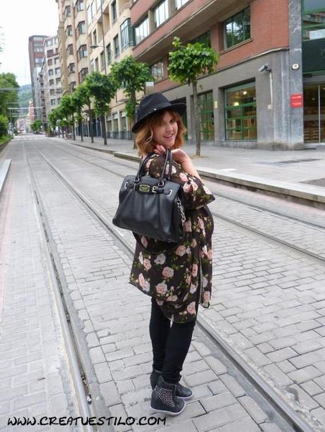 Look con Kimono negro de flores (5)
