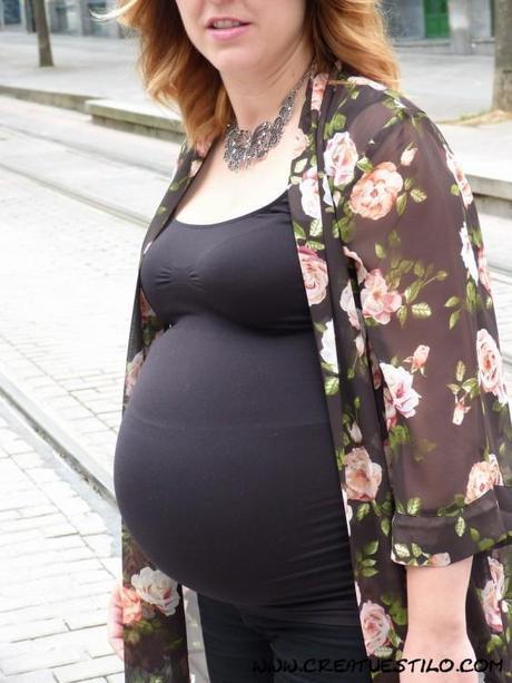 Look con Kimono negro de flores (5)