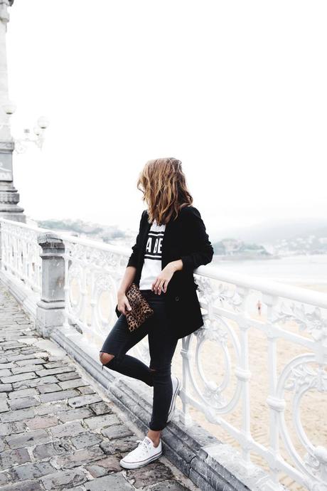 San_Sebastian-Lovers_And_Friends-Leopard_Clutch-Clare_Vivier-31