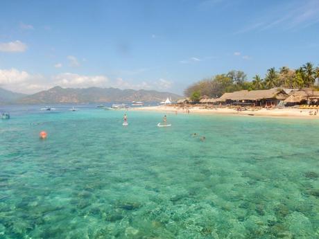 Gili Air desde el barco, con la cámara acuática