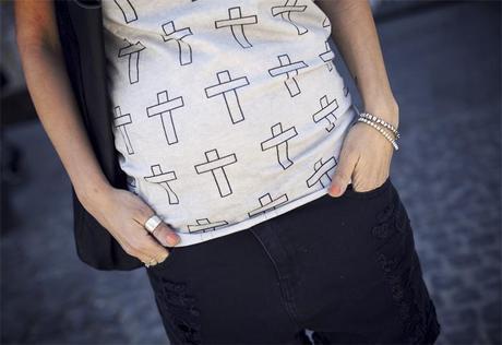 street style barbara crespo acroix eleven paris tshirt dress fashion blogger outfit blog de moda street style barbara crespo acroix eleven paris tshirt dress fashion blogger outfit blog de moda