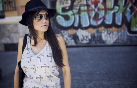 street style barbara crespo acroix eleven paris tshirt dress fashion blogger outfit blog de moda street style barbara crespo acroix eleven paris tshirt dress fashion blogger outfit blog de moda