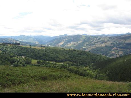 Ruta Cangas - Acebo: Vista de los valles del Narcea
