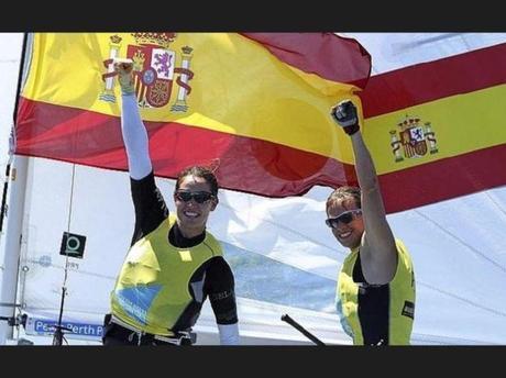 BE “SPORTY” BE CHIC LRG Magazine - Be Sporty be CHIC - Berta Betanzos & Tara Pacheco Campeonas Vela