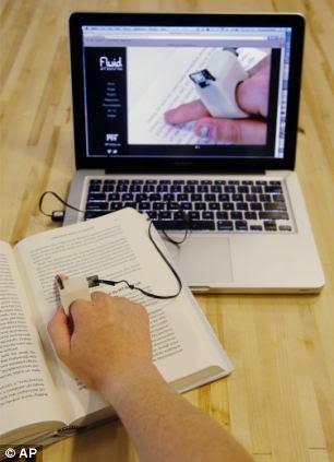 Anillo que permite leer a los ciegos